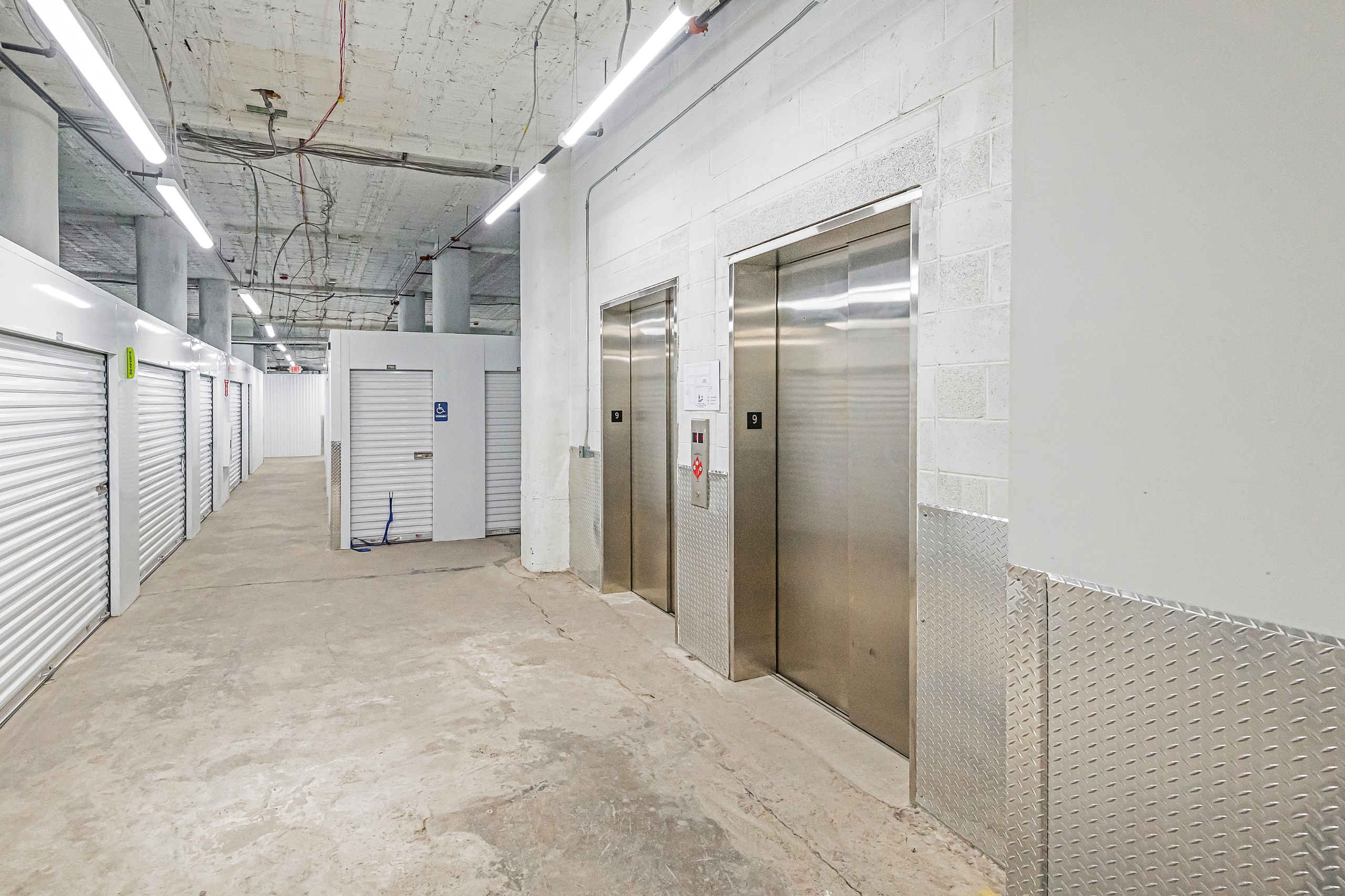 Palisade Spring Garden Storage Hallway